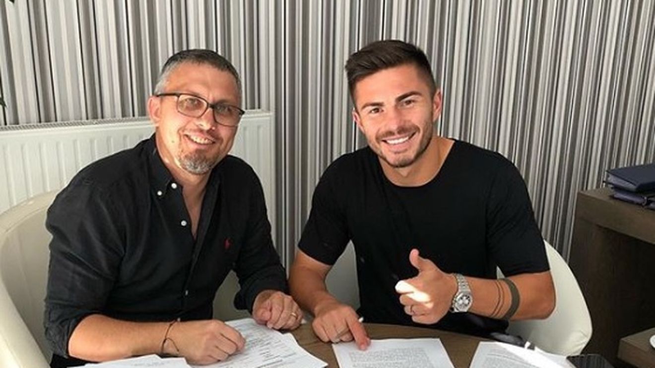 OFICIAL: S-a făcut transferul lui Toșca! Prima imagine în tricoul noii echipe + ce număr va purta