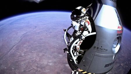 Perspectiva unui "nebun". Un video nou a apărut la peste un an de la saltul istoric: Ce a văzut Felix Baumgartner când a sărit în gol de la 39.000 de metri