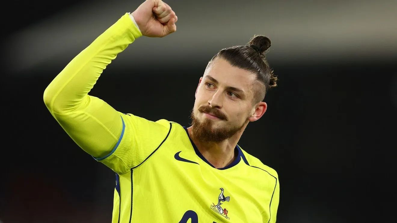 Va fi Radu Drăgușin titular cu Manchester City duminică în Premier League? S-a luat decizia finală în privința fundașului român de la Tottenham Hotspur