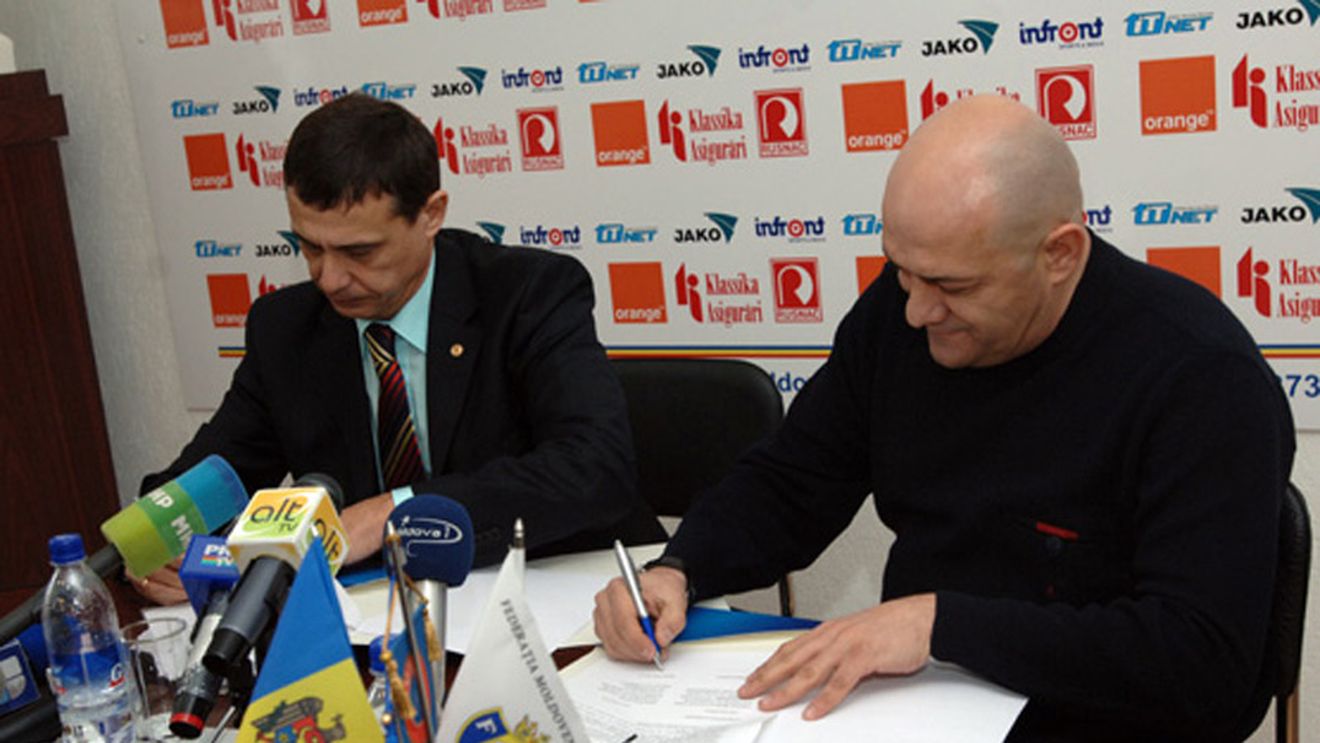 "Mă onorează postul de selecționer al Moldovei!** Vreau să ridicăm fotbalul de aici!"