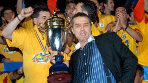 Nu s-a ferit de cuvinte: „Cei care îl înjură azi pe Gigi Becali s-au bucurat 20 de ani de Steaua finanțată de el”