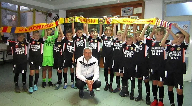 EXCLUSIV | Ei sunt singurii copii din Iași care merg marți la meciul României cu Norvegia. ”Abia aștept să sar în sus de bucurie la golurile echipei naționale”. La întoarcerea acasă, micuții fotbaliști vor face și o excursie la Vulcanii Noroioși