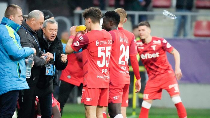 Spectacol pur! Rezervele îl salvează pe Mircea Rednic la primul meci din play-out: UTA - FC Voluntari 4-3