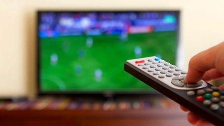 Vllaznia Shkoder - Universitatea Craiova, în pericol să nu fie transmis la TV. Fanii olteni se mobilizează pentru duelul din Conference League | EXCLUSIV