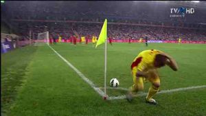 Tot stadionul a erupt, gestul lui Bourceanu a adus liniștea în INFERN!** Explicația clipei de GROAZĂ‚ de la Istanbul: turcii dezvăluie adevăratul erou și ce s-a întâmplat