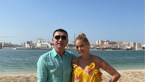 Valentina Pelinel a dat ultimele detalii despre starea sa de sănătate! Cum se simte soția lui Cristi Borcea după ce a suferit o operație la genunchi: „Sufrageria mea s-a transformat în sală de recuperare”