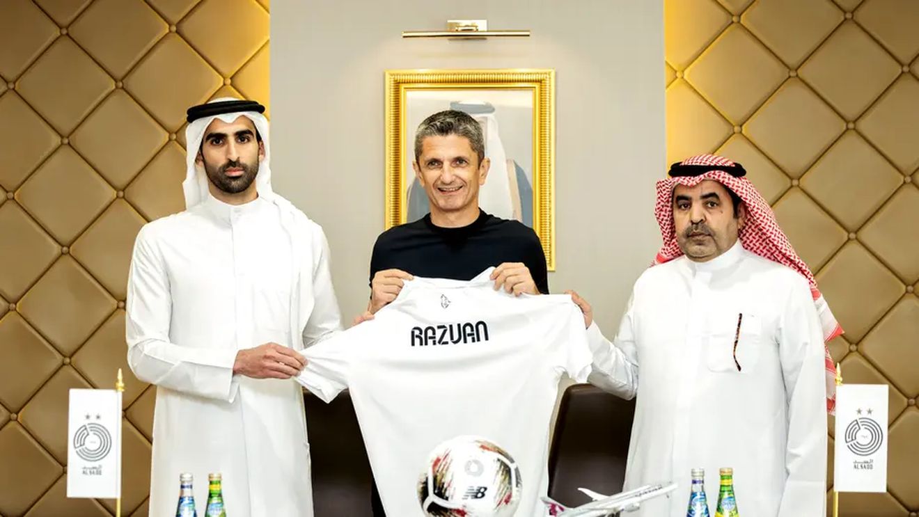 Răzvan Lucescu a fost prezentat oficial de Al-Sadd! A semnat pe un salariu de 3.500.000 de dolari pe an