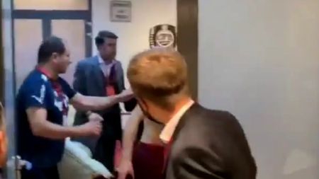 „Box, bătăi, nenorocire” în vestiarul lui CFR Cluj. Fotbaliştii din Gruia s-au „trosnit” între ei: „A venit vijelia, tăvălugul”