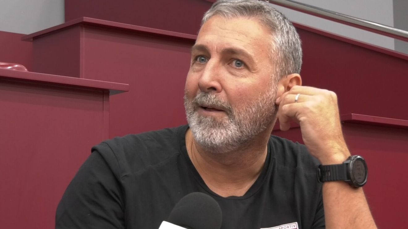 Lovitură de proporții în handbalul feminin! Alexandru Dedu trage de Carlos Viver de la campioana Rapid! Spaniolul ar putea ajunge în vară la Corona Brașov | EXCLUSIV