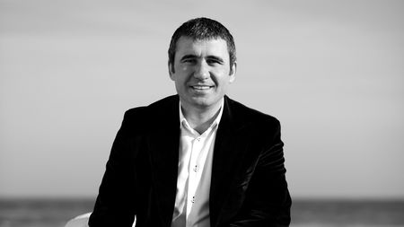 Hagi: "Greul acum începe pentru CFR ! Steaua joacă totul în `dubla` cu Lyon!"
