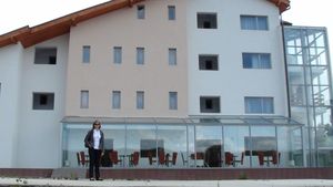 Lacul campionilor. Elisabeta Lipă: "Visul nostru a devenit realitate". FR de Canotaj a inaugurat un hotel pentru sportivi la Baza Nautică din Dorobanț