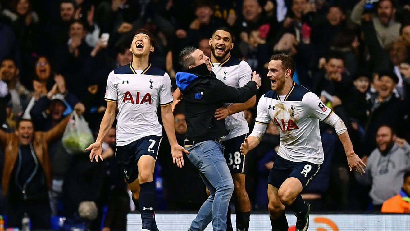 Meci NEBUN în Cupa Angliei! O echipă din liga a patra a condus cu 2-0 și era în avantaj în minutul 89 al partidei cu Tottenham. Cum s-a terminat totul 