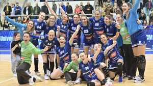 Handbalistele de la SCM Universitatea Craiova au mai făcut o victimă de marcă pe teren propriu, Rapidul. Rezultatele etapei a 19-a din Liga Florilor