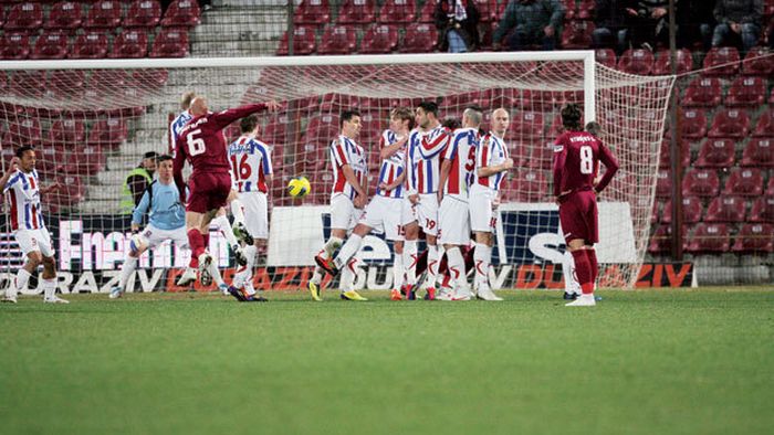 "Câinii", antemergător pentru CFR Cluj!** "Cu Dinamo, toate echipele fac meciul vieții, apoi o lasă mai moale"