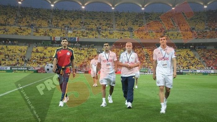După Mutu și Tamaș, încă un jucător ar putea primi DELETE la națională:** "Nu știu de ce joacă titular! A făcut o singură fază tot meciul"