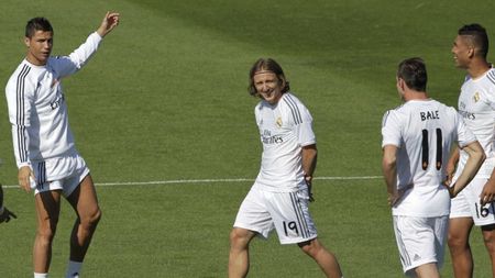 Tottenham, "obligată" să refuze oferte mult mai mari decât cea făcută de Real! United și PSG pregătiseră sume uriașe pentru Bale, galezul a spus "nu"!