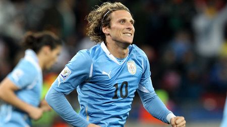 City a pus ochii pe "Balonul de Aur de la CM"! **Poli ar putea juca împotriva lui Forlan