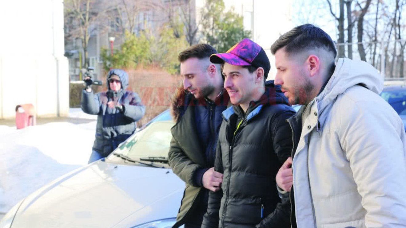 Știrea zilei: un fotbalist din Craiova a jefuit o casă de pariuri cu un...pistol de jucărie