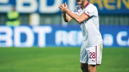 "Să joace Taban!"** Au rămas fără lumină și apă la cantonament, acum amenință că nu vor mai intra pe teren. Rapidiștii, revoltați de modul în care sunt tratați