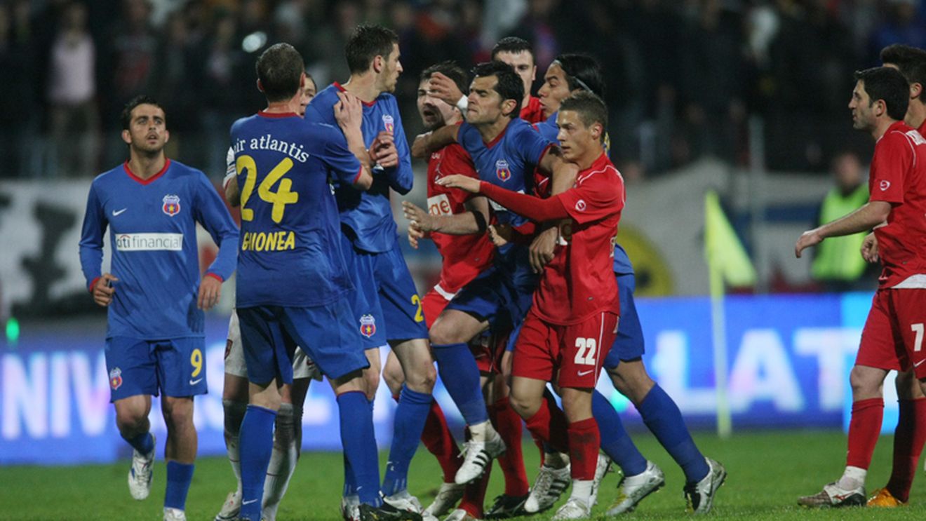 Steliștii și dinamoviștii s-au încăierat la finalul meciului! COMENTEAZĂ‚ AICI!