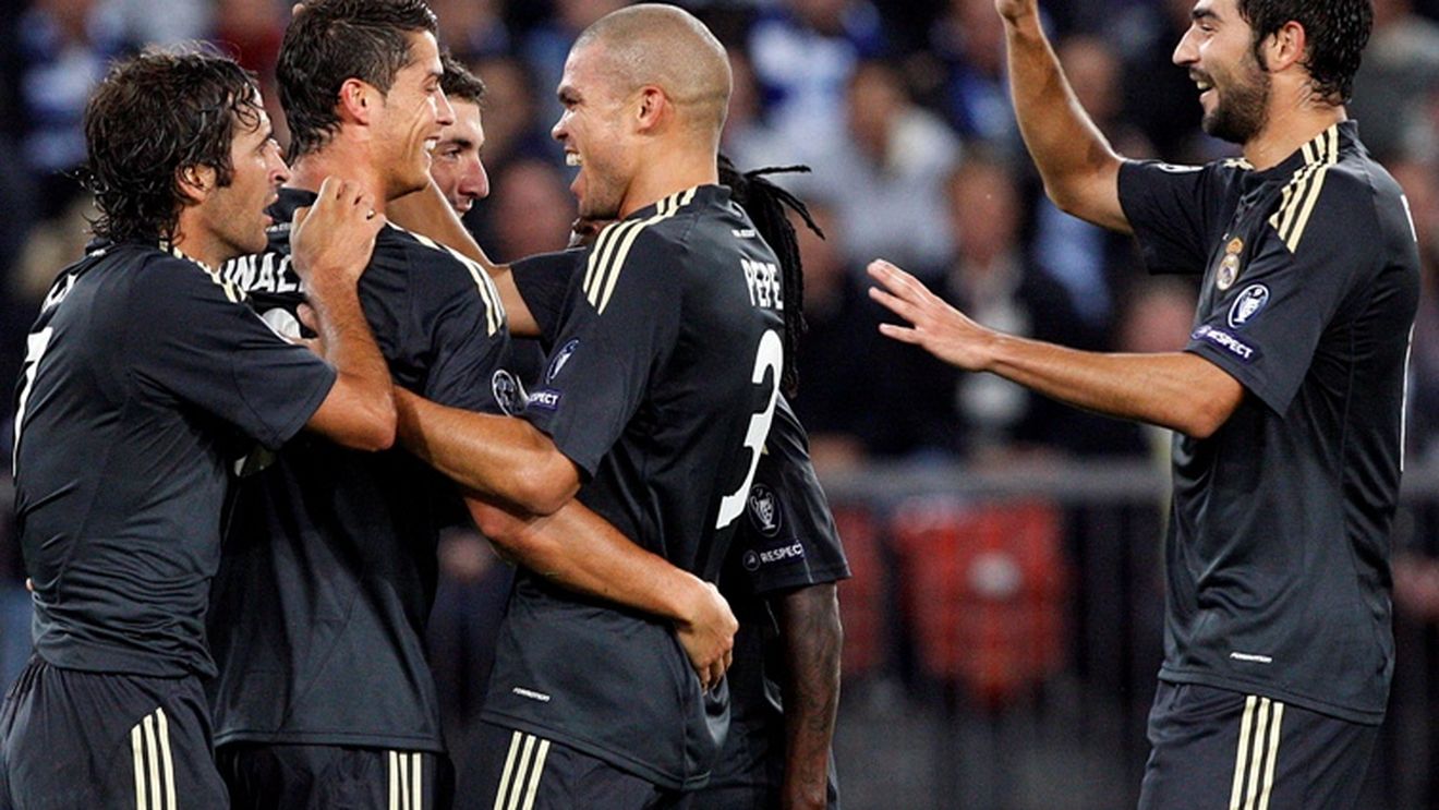 Strălucește „Galaxia"