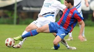 UEFA l-a inclus în cea mai TARE echipă de la CE U19, alături de tineri de la Real și BarÃ§a!** Șefii Stelei spun însă că n-are loc în prima echipă