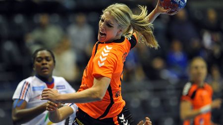 EURO 2018 | Grupa C - Olanda. Ce minune mai „săvârșește" naționala danezei Helle Thomsen? Echipa a rămas fără pivoții obișnuiți, dar are o linie de 9 metri încântătoare