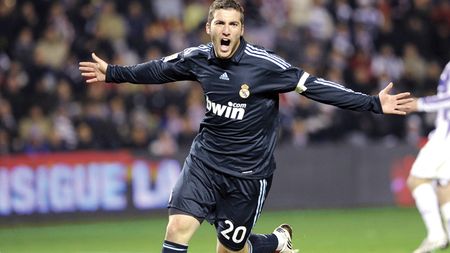 Cu dedicație, pentru  Ronaldo