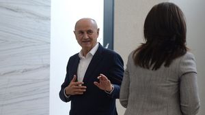 Grigore Sichitiu, dezvăluiri despre strategia ciudată a lui George Copos de la Rapid. „Nu îi plătea chiria lui Bozovic, iar după achita avion privat ca să-l aducă în România!” | VIDEO EXCLUSIV ProSport LIVE