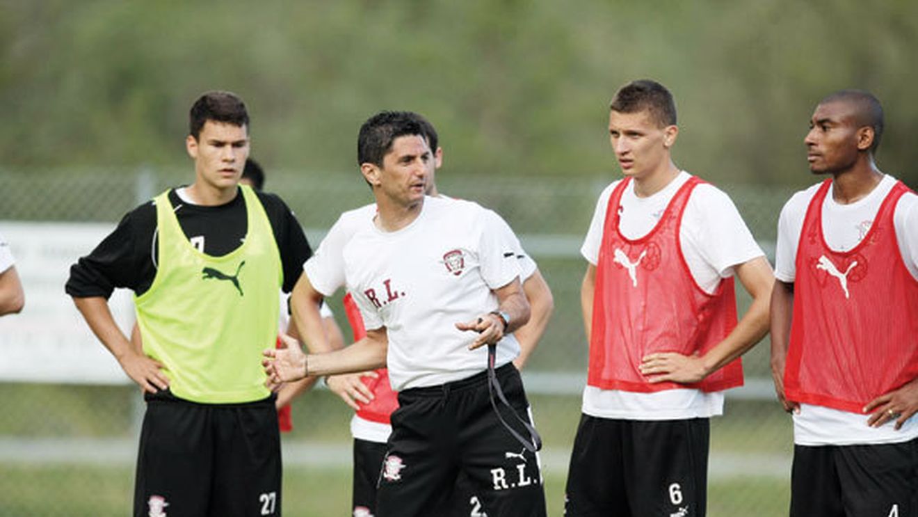 Viitorul sună bine:** Răzvan va pune bază și pe tineri! Cei 6 jucători de pe lista lui Lucescu jr.