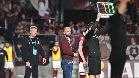 Antrenorul fără reacție și fără vină. Nu asta trebuia să se întâmple la pauza derby-ului din Giulești. EDITORIAL ANDREI PREOTU