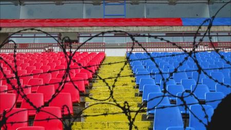 "Derbedeii ăștia mă forțează să pun sârmă ghimpată"