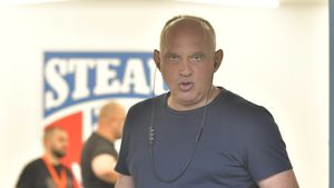Florin Prunea iese la atac după arbitrajul de la CSA Steaua - Dinamo: „Asta deranjează, când vezi o manieră din asta într-o singură direcție, tendențioasă”. Ce spune fostul portar despre gafeurul Denis Oncescu | VIDEO EXCLUSIV ProSport Live