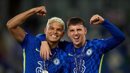 Revoltă fără precedent în Premier League! Cluburile de top sfidează FIFA și folosesc fotbaliștii suspendați