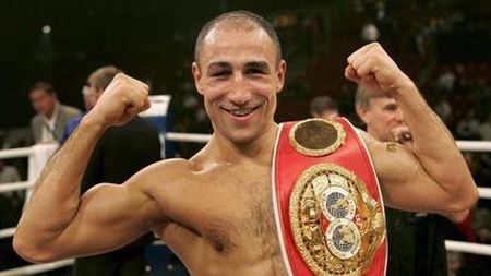 Arthur Abraham: "Bute va câștiga meciul cu Froch!"** Cine este cel mai bun din lume la categoria mijlocie