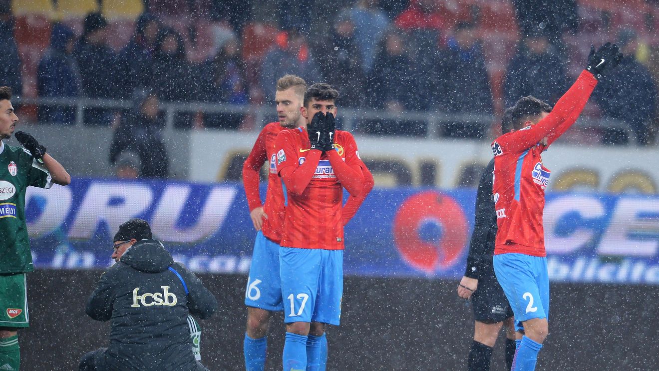 GALERIE FOTO | Momente de panică pe Arena Națională. S-a dat cap în cap cu un coechipier, a vrut să reintre pe teren, dar medicii nu l-au mai lăsat să joace