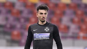 Ce nu s-a văzut la TV în prima repriză a derby-ului Rapid - FCSB! Gest superb făcut de portarul Andrei Vlad