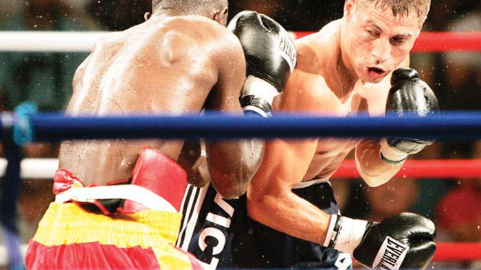 "Bombardierul" se bate pentru centura WBC, categoria pană!** "Lupt pentru copii!"