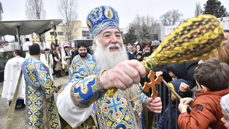 Reacția unei americance din România când i-a bătut preotul la ușă cu Boboteaza: „Ce se întâmplă?”