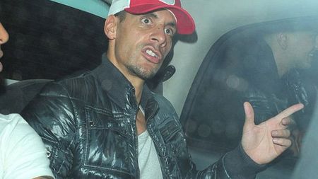 Răspuns GENIAL al "cetățenilor" după ce United a devenit campioană! FOTO Imaginea de milioane din ziarul de astăzi. Cum au fost felicitați Ferdinand & Co