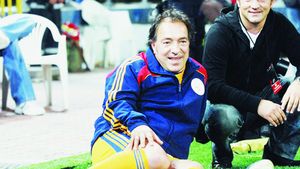 "Fachirul" din Ghencea, salvat! Operat la coloană prin gât!