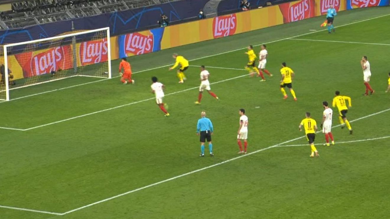 Haos provocat de VAR în Borussia - Sevilla! Erling Haaland, la un pas de a declanșa o bătaie generală + Trei decizii controversate la o singură fază | FOTO & VIDEO