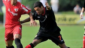 Mai talentat ca Walcott!** VEZI pe cine licitează marile cluburi engleze!