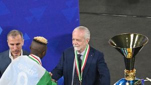 Nebunia lui De Laurentiis: 65.000.000 de euro pentru 4 fotbalişti români! Unul a refuzat convocarea lui Mircea Lucescu la națională