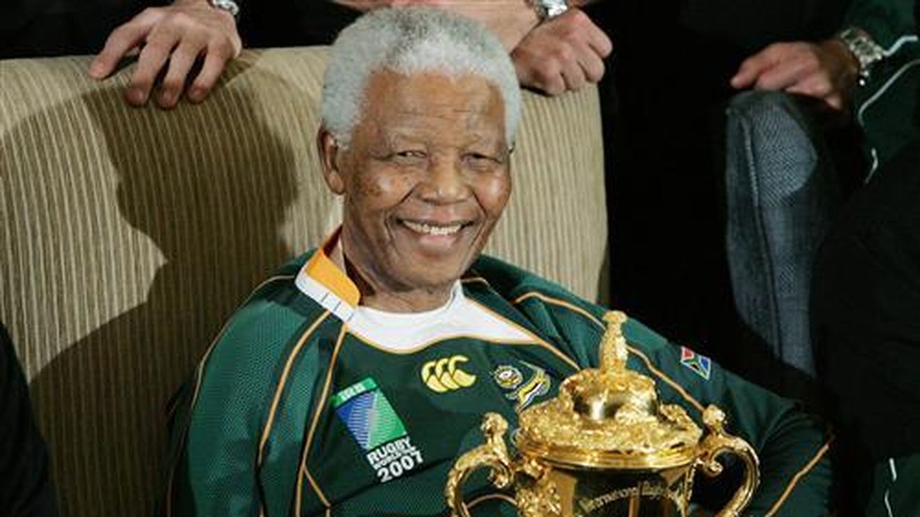 "Invictus" Mandela a murit la vârsta de 95 de ani