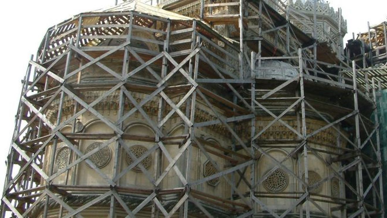 EDITORIAL: Ana-i fată tocmai bună de sacrificat