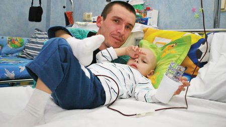 FOTO EMOȚIONANT! Meci pentru viitorul lui Ștefănuț.** Gest superb făcut de Astra: partida cu Viitorul se va juca pentru un copil de trei ani grav bolnav