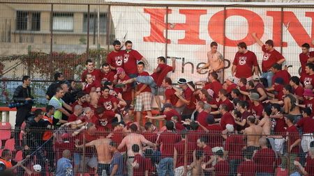 FOTO** Fanii Rapidului s-au bătut între ei!