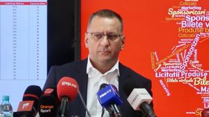 „Cum m-ați convinge să bag bani la Dinamo?”. Răzvan Zăvăleanu, blocat total de întrebarea pusă în direct la TV de Răzvan Raț. Ce răspuns a dat