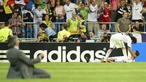 Mourinho chiar e "Special"!** UEFA a intrat în PANICĂ‚. Cum i-a "driblat" tehnicianul Realului de TREI ori într-un sfert de oră! FOTO